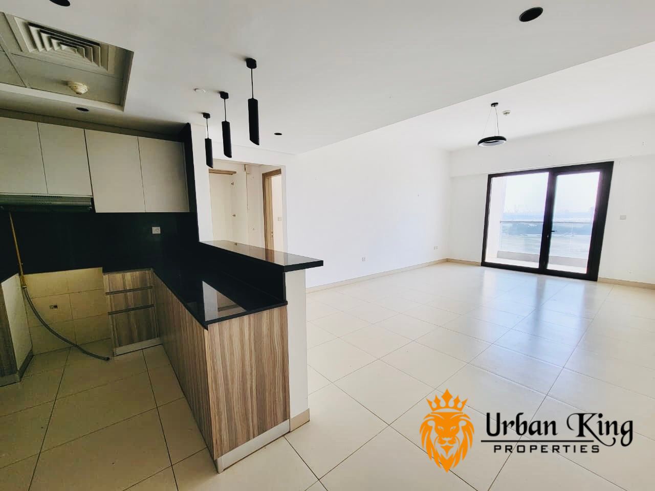 SPECIOUS / HUGE LAYOUT / READY TO MOVE
