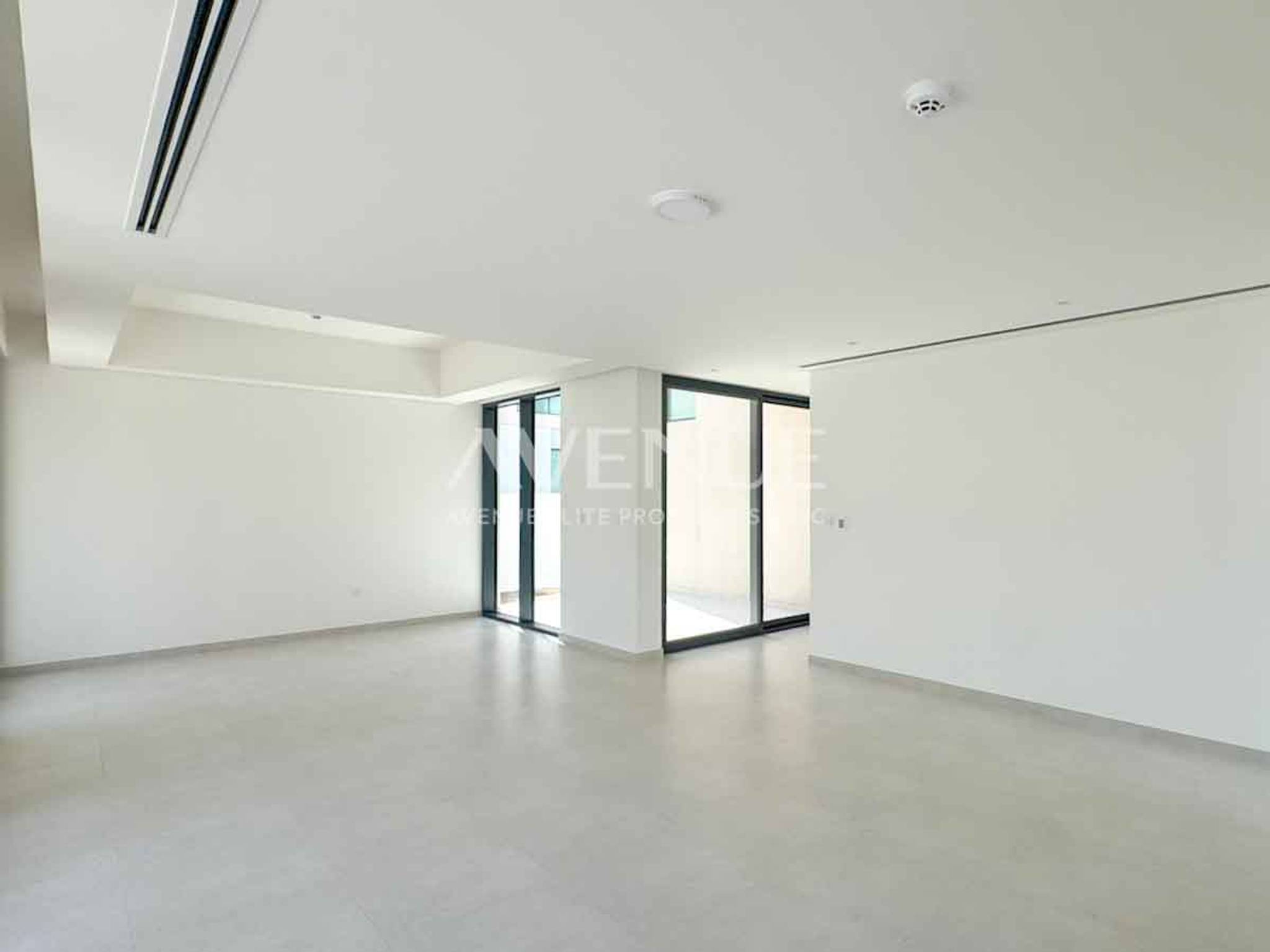 Single Row | Close to Pool and Park | Brand New