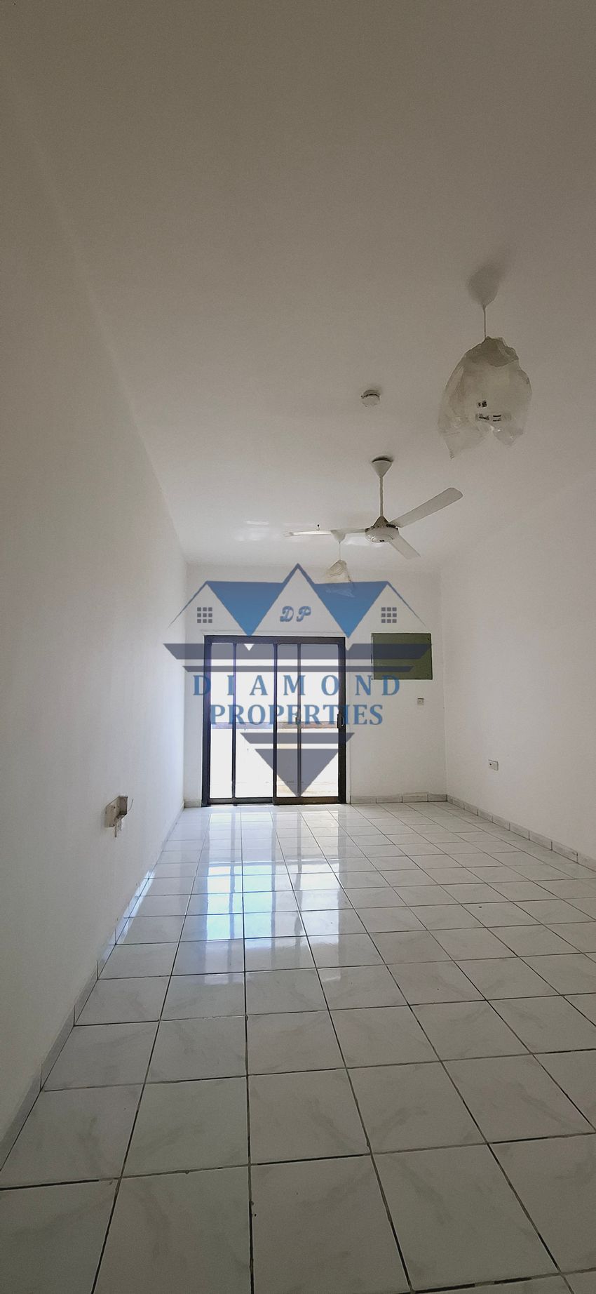 Very spacious and good location 2bhk double hall with balkany available in Abushagara 38k with meunciplity fee white house