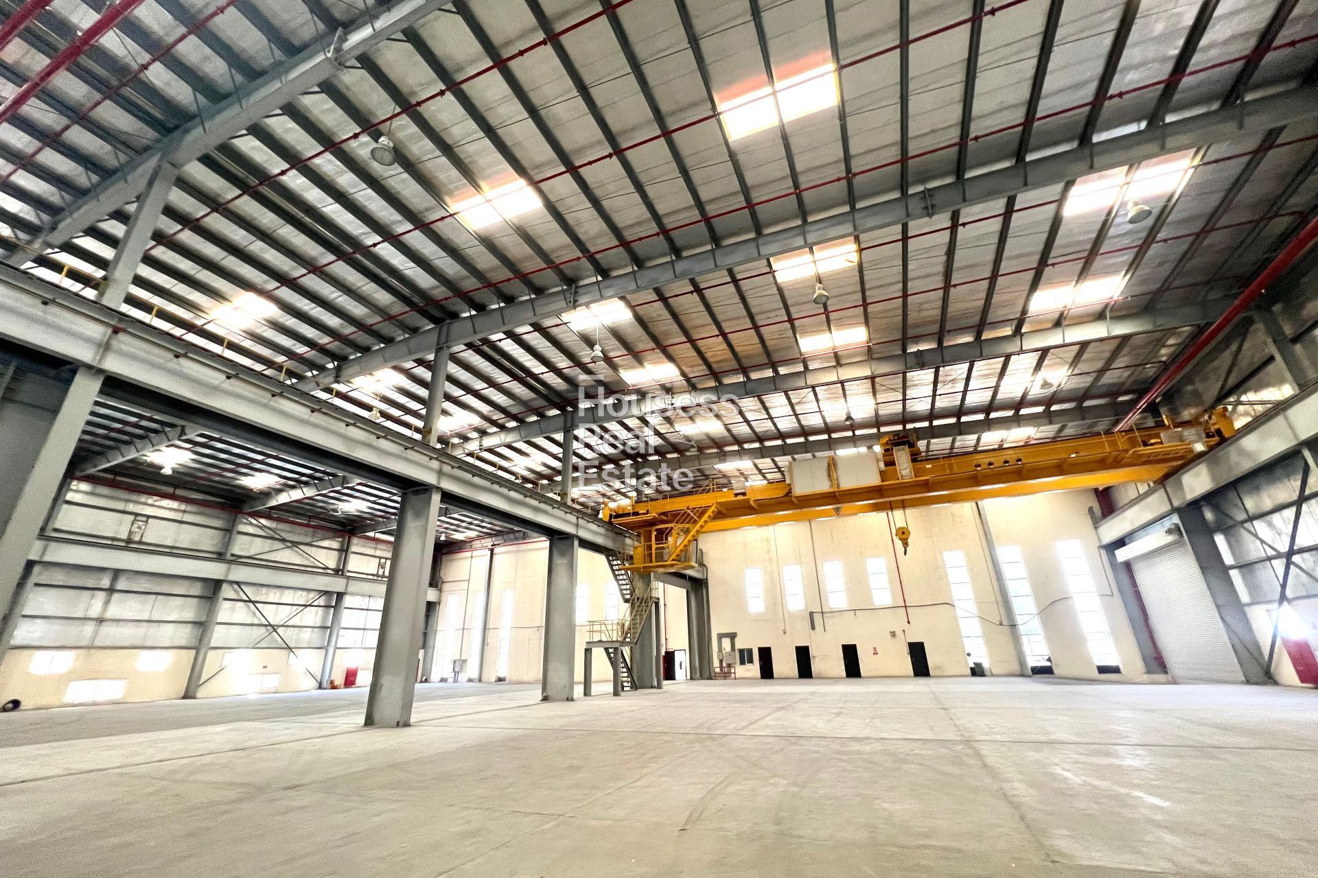 HEIGHT 12.7 M | CRANE INSTALLED | WITH OFFICES