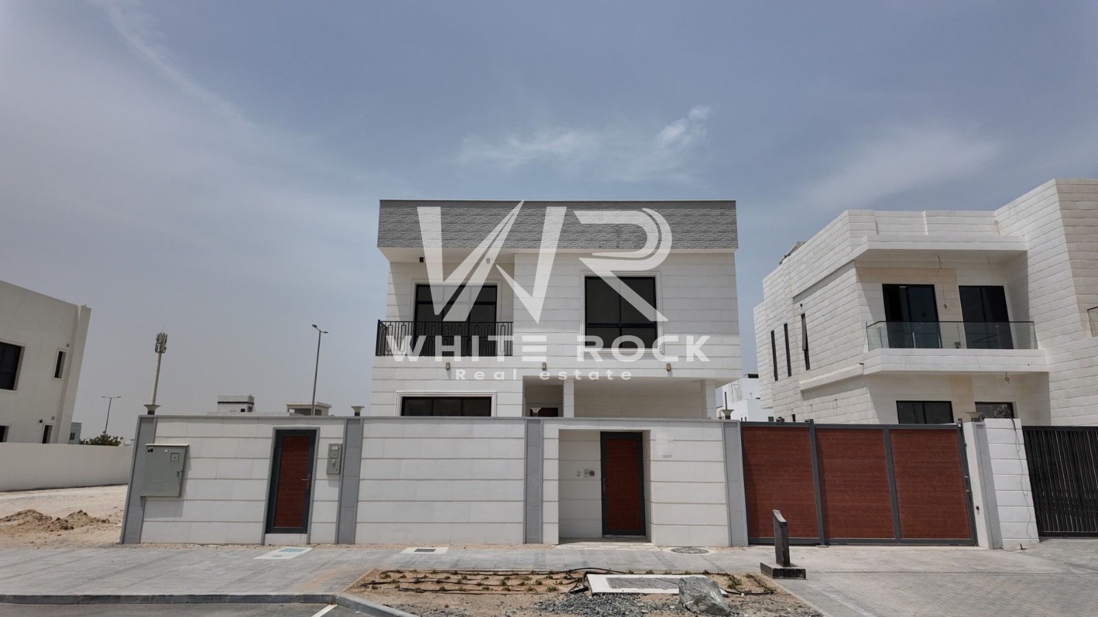 Exclusive Hot Deal | Modern Interiors