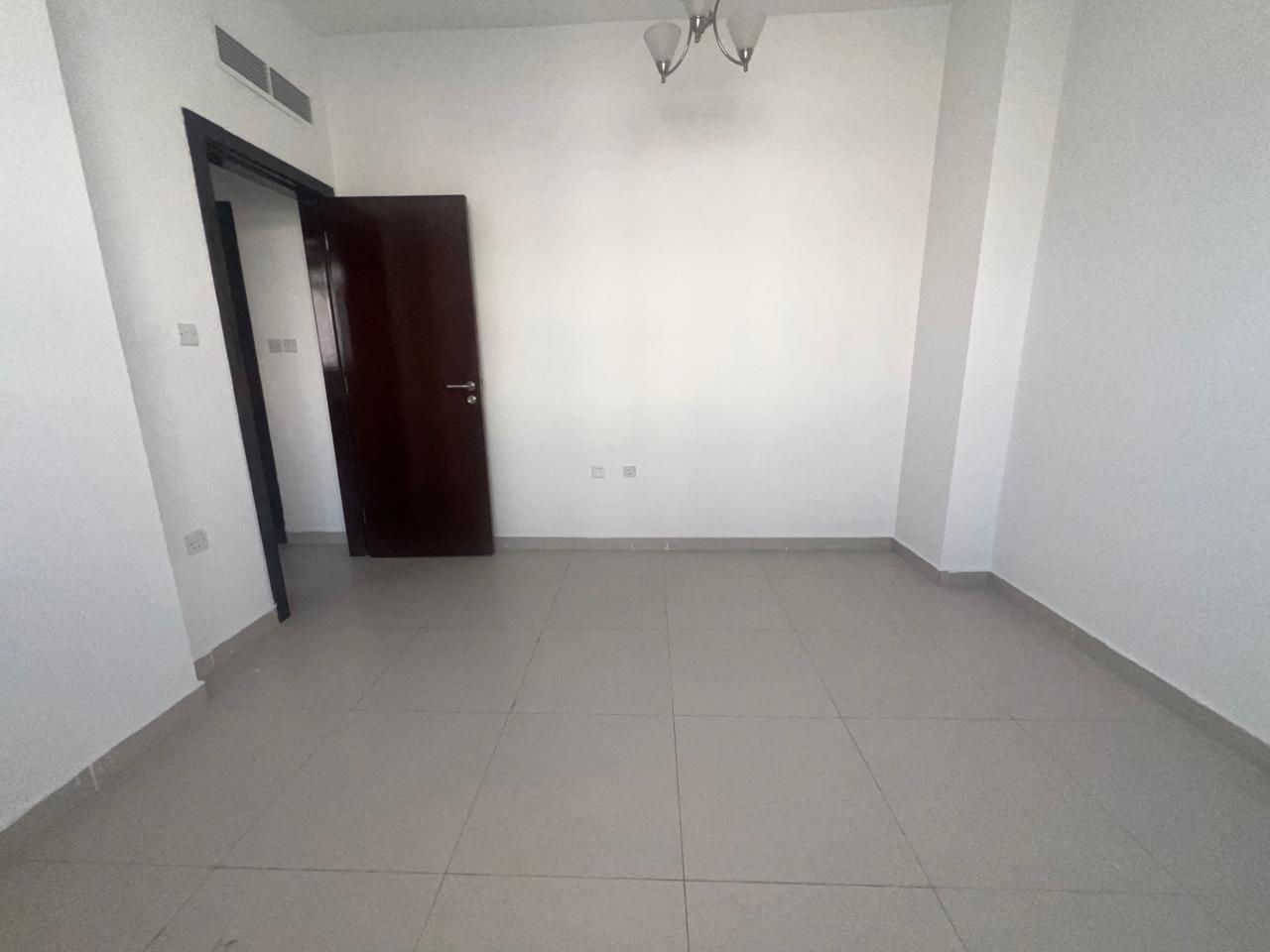 BRAND NEW BUILDING LUXURY APARTMENT// READY TO MOVE//VERY EXIT TO DUBAI// 1BHK FULL FAMILY?