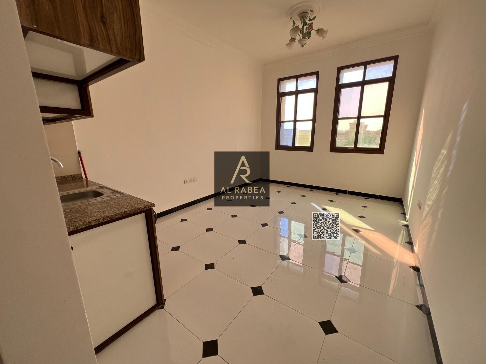 A distinctive studio apartment for annual rent in Rawda 3, strategically located close to all services, with luxurious finishing.