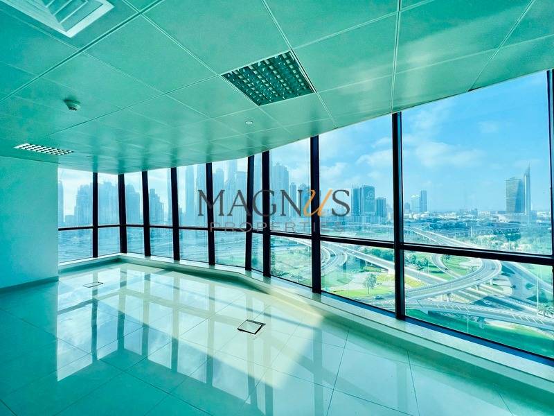 SPECTACULAR VIEW | OPEN LAYOUT | CLOSE TO METRO