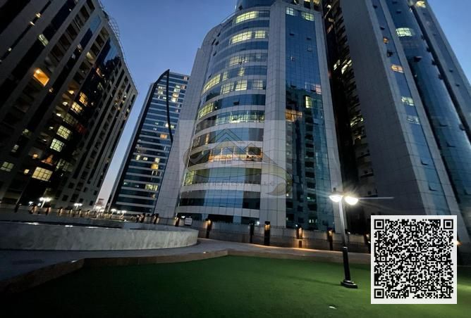Pay 200,000 and receive the most beautiful two-bedroom apartment in the Orient Towers.
