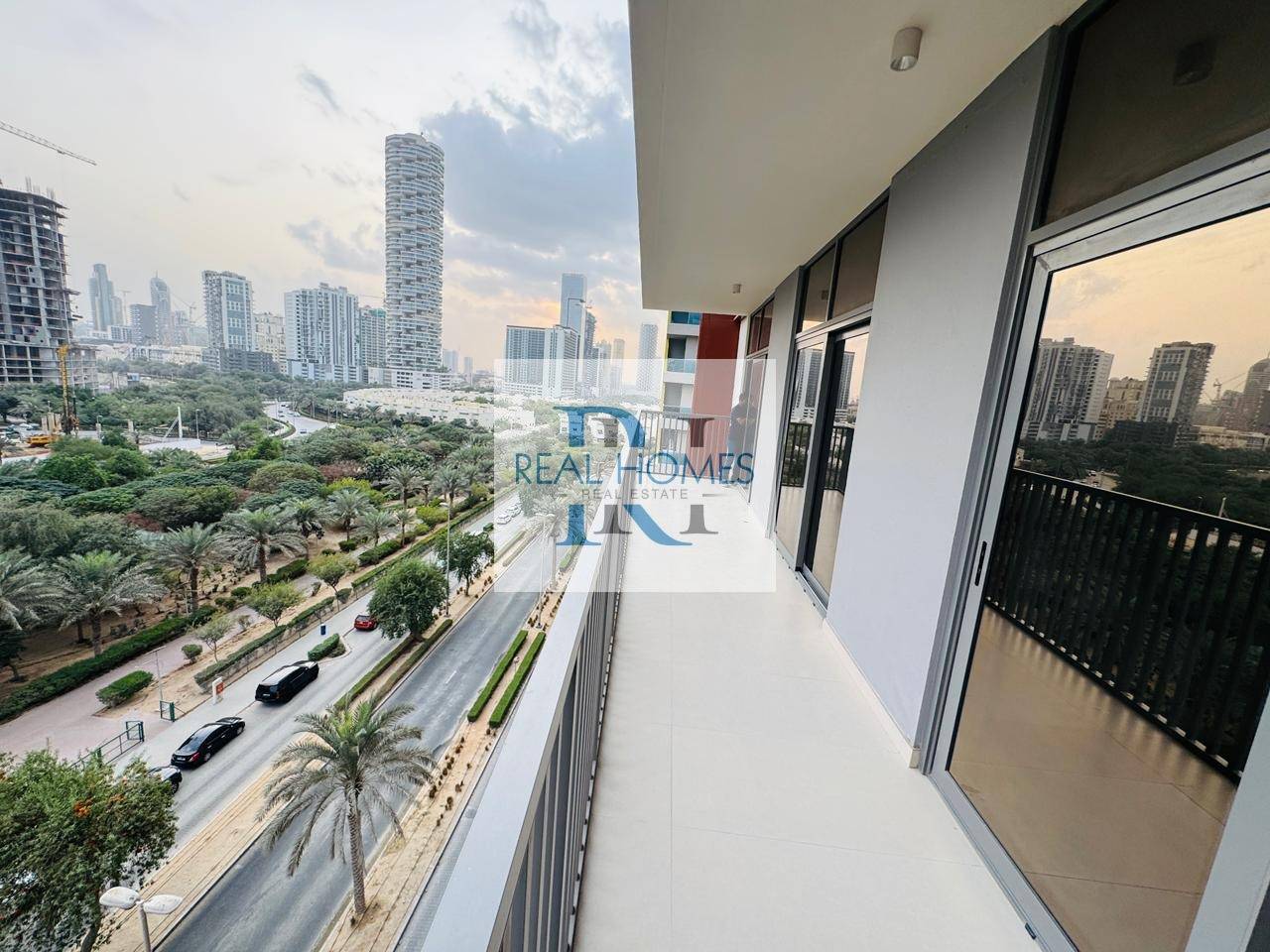 Spacious Layout 2 B\R || Lower Floor || Book Now