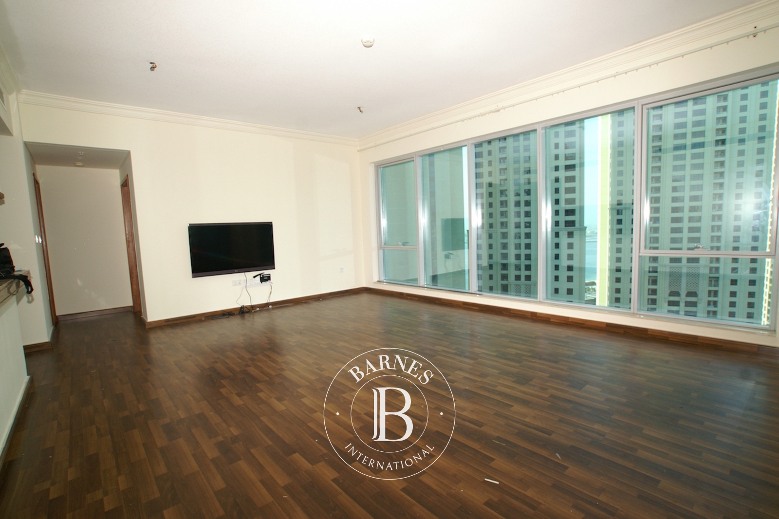 Vacant | Kitchen Appliances | Sea Views