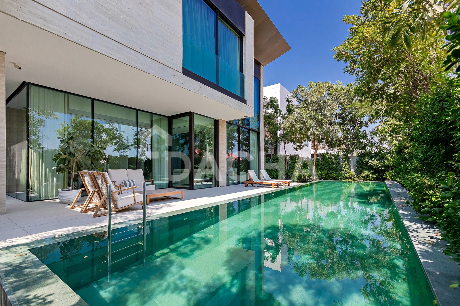 Custom Built | 4+M Villa | Lake and Skyline Views