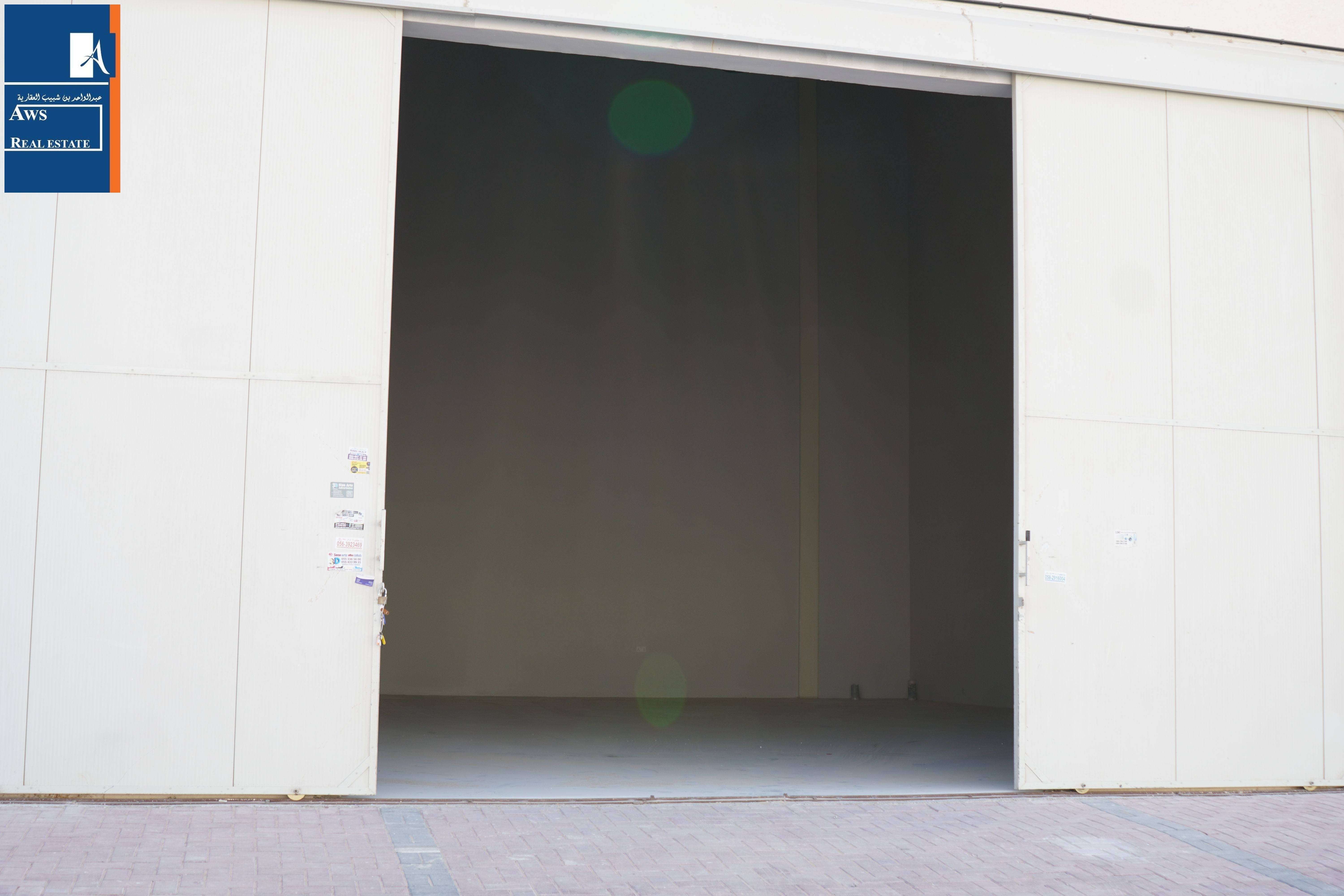 Spacious Commercial Unit In Prime Location