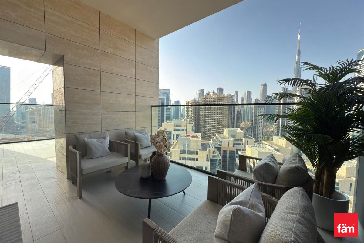 Prime Location | Burj View|Luxury | Private Jaczzi