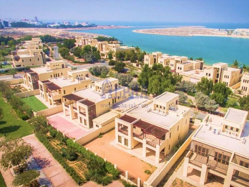 Spacious Villa | Close to the Beach