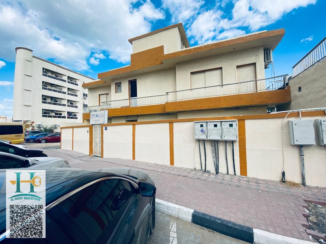 For sale a villa in Al-Nuaimiyah 2 residential commercial area 2700 ground feet and the first consisting of 10 rooms the current income is 100