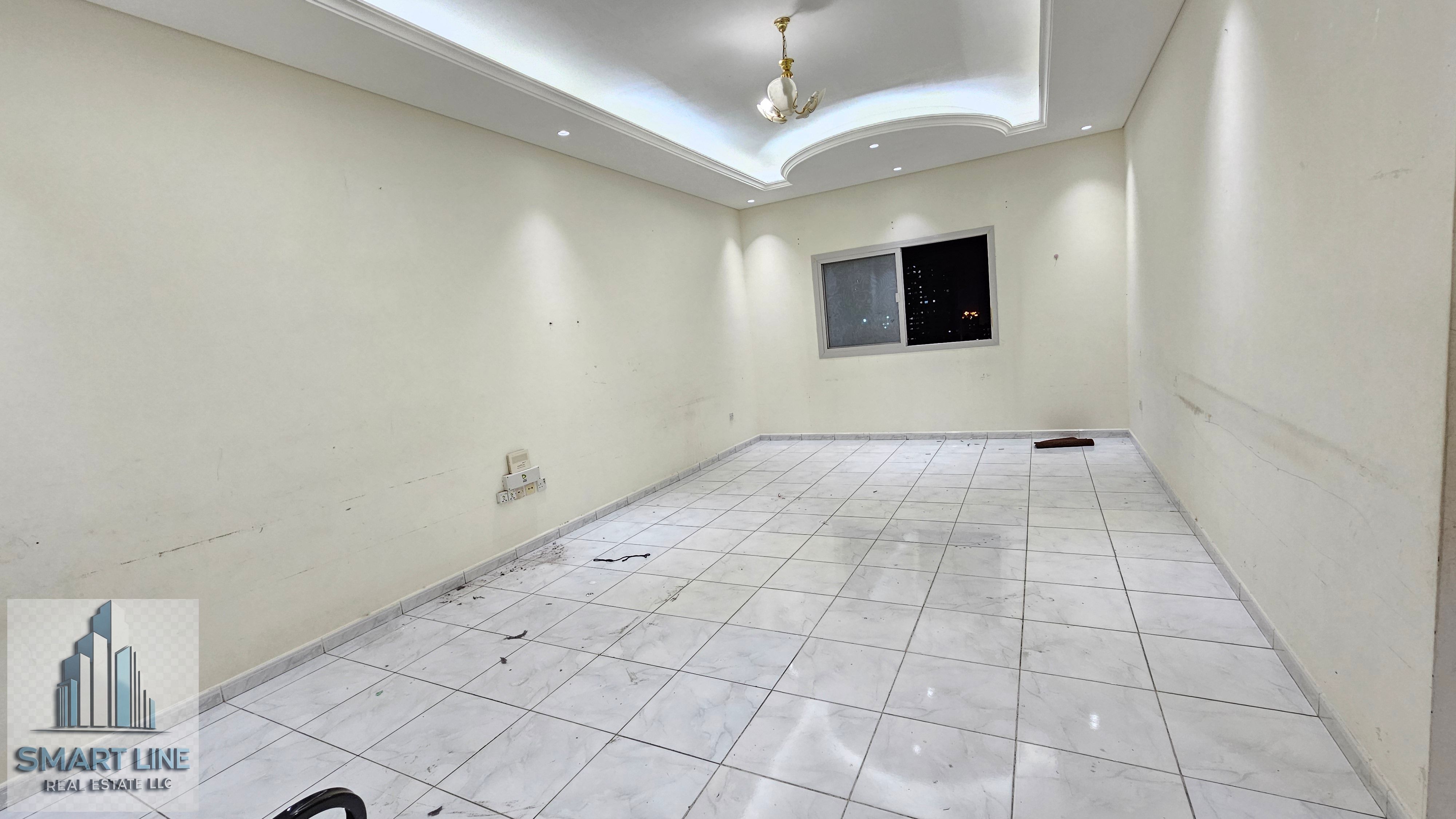 LUXURY OFFER : Huge 2 BHK with Big Balcony and Nice Finishing Full Family Building