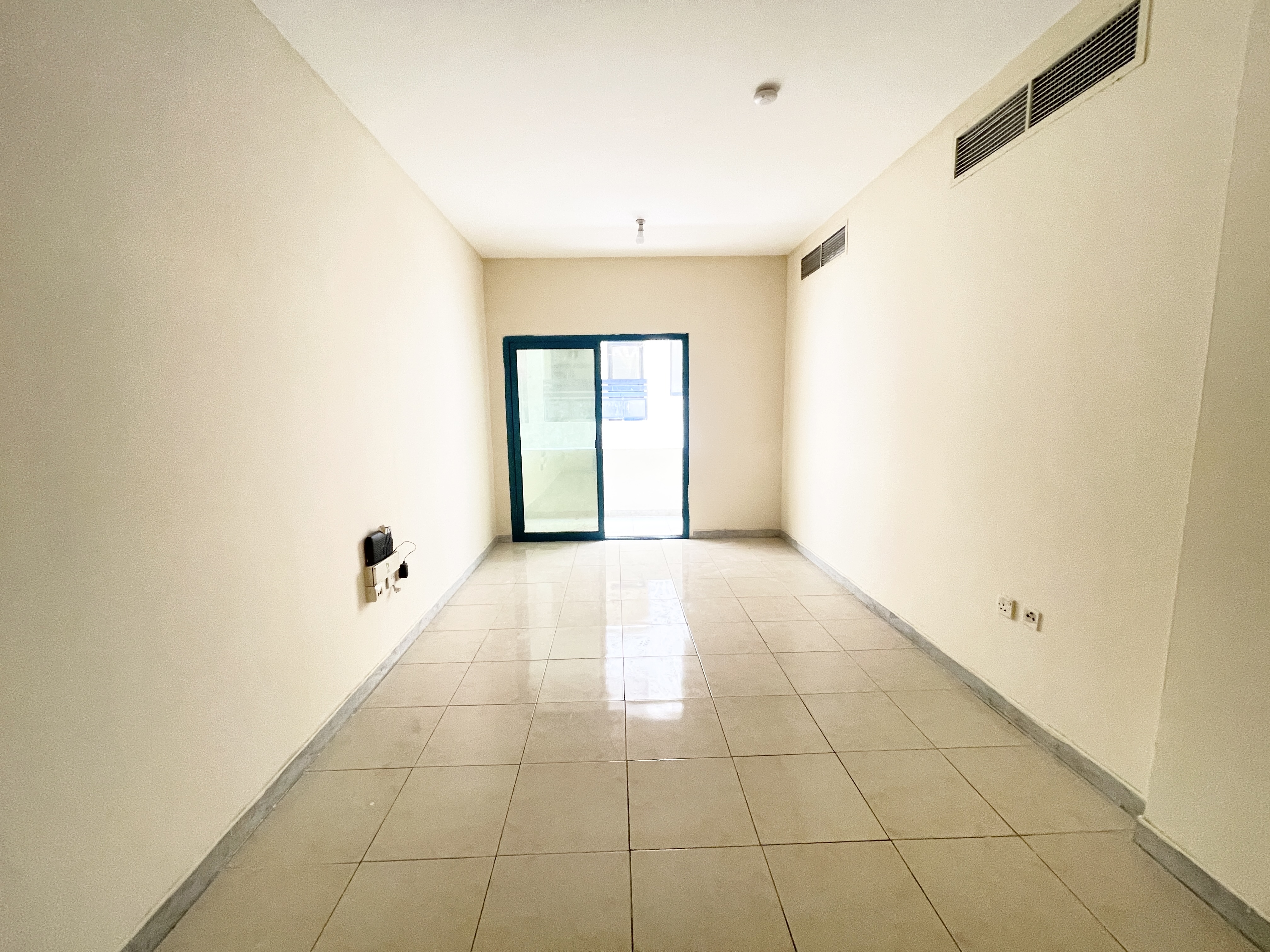 Central Ac-Good Size 2BHK With Balcony Close To Nesto