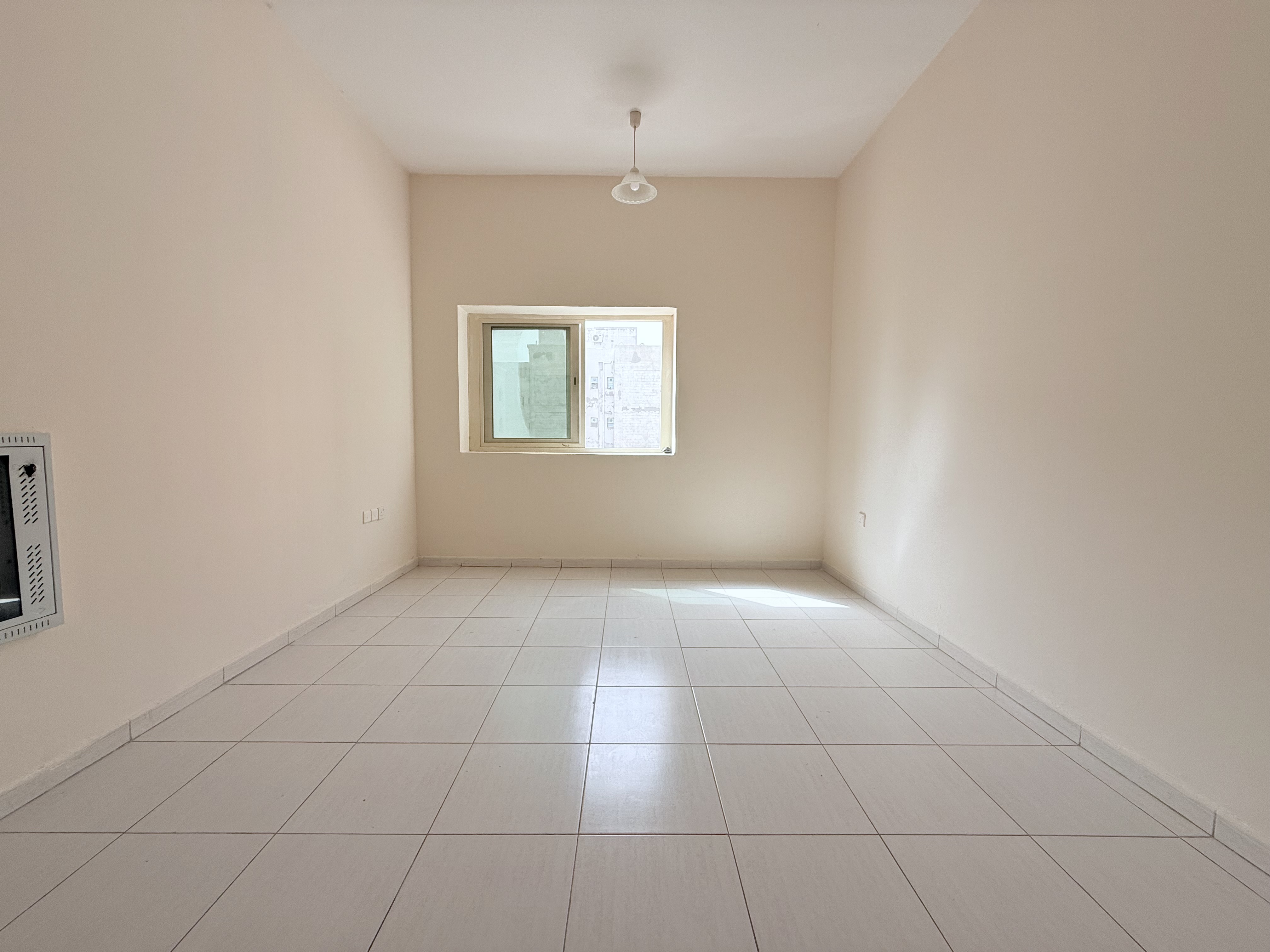 SPACIOUS ONE BEDROOMHALL // NO CASH DEPOSIT // REASONABLE PRICE // FAMILY BUILDING // NEAR TO PARK ,GYM // COME AND VISIT HOPE SO YOU LIKE IT