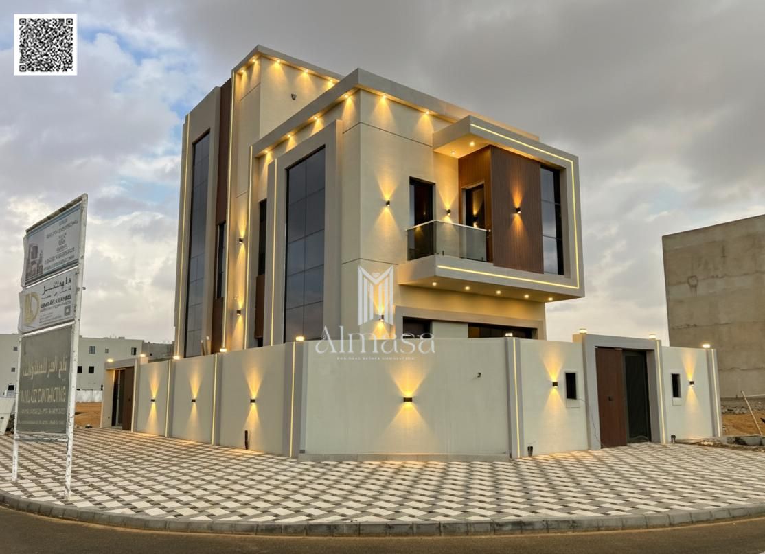 Corner villa opposite Al-Haliou Mosque, no registration fees.