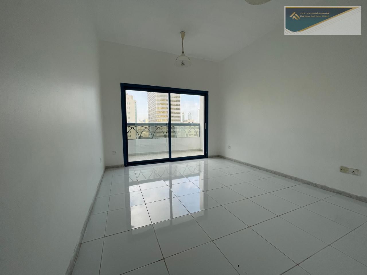 FULLY SAPIOUS!!3BHK CORNICHE FULL VIEW WITH 3 BALCONY CHILLER FREE JUST 6000K