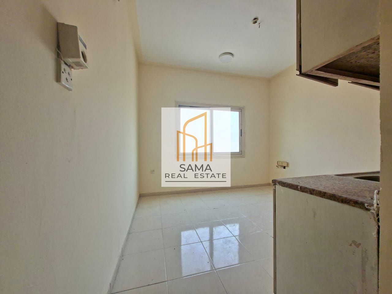Good studio flat for family close to fire station road Muwiallah rent 18k only