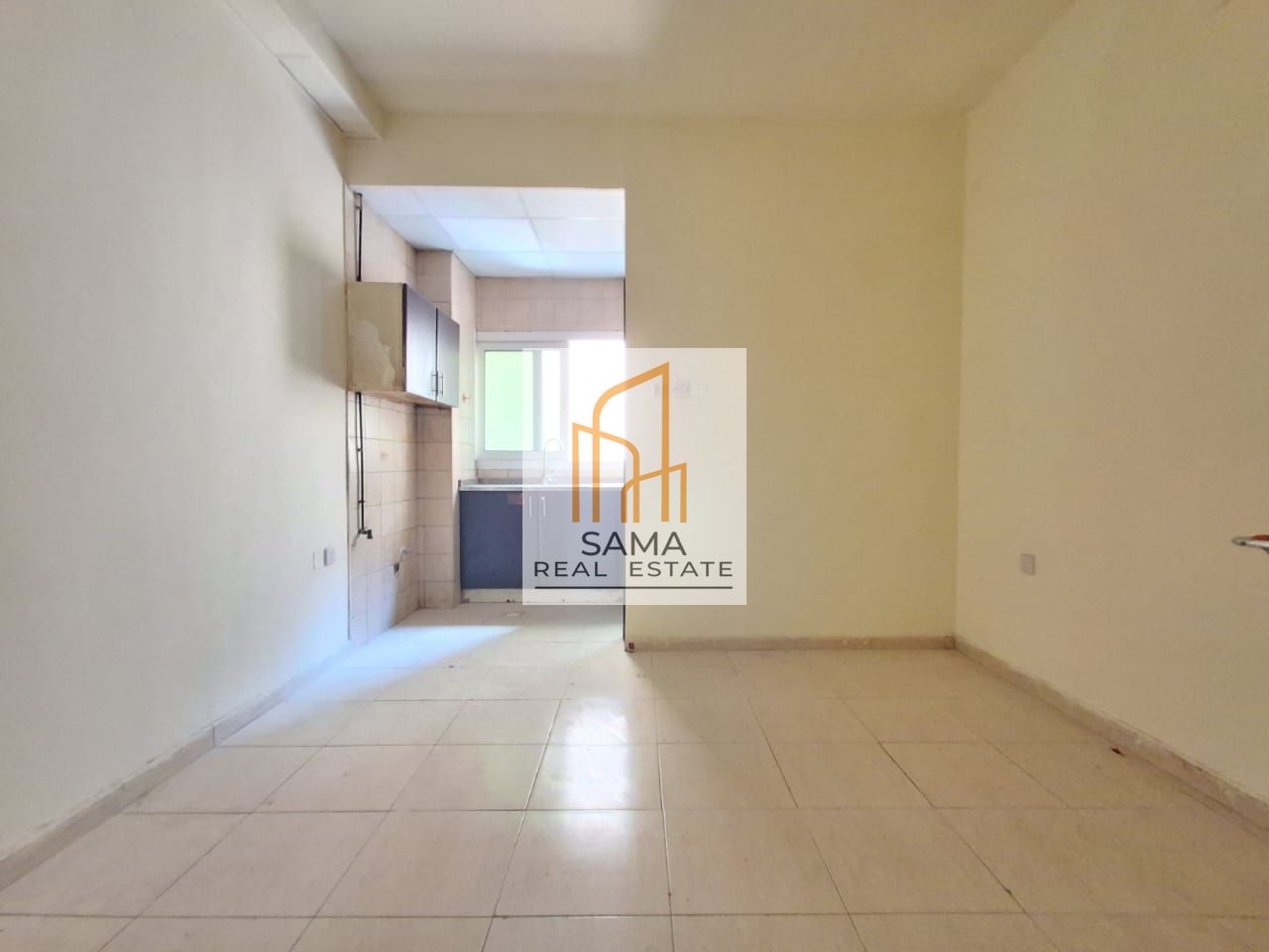 Separate kitchen studio flat close to bus station for family rent 20k