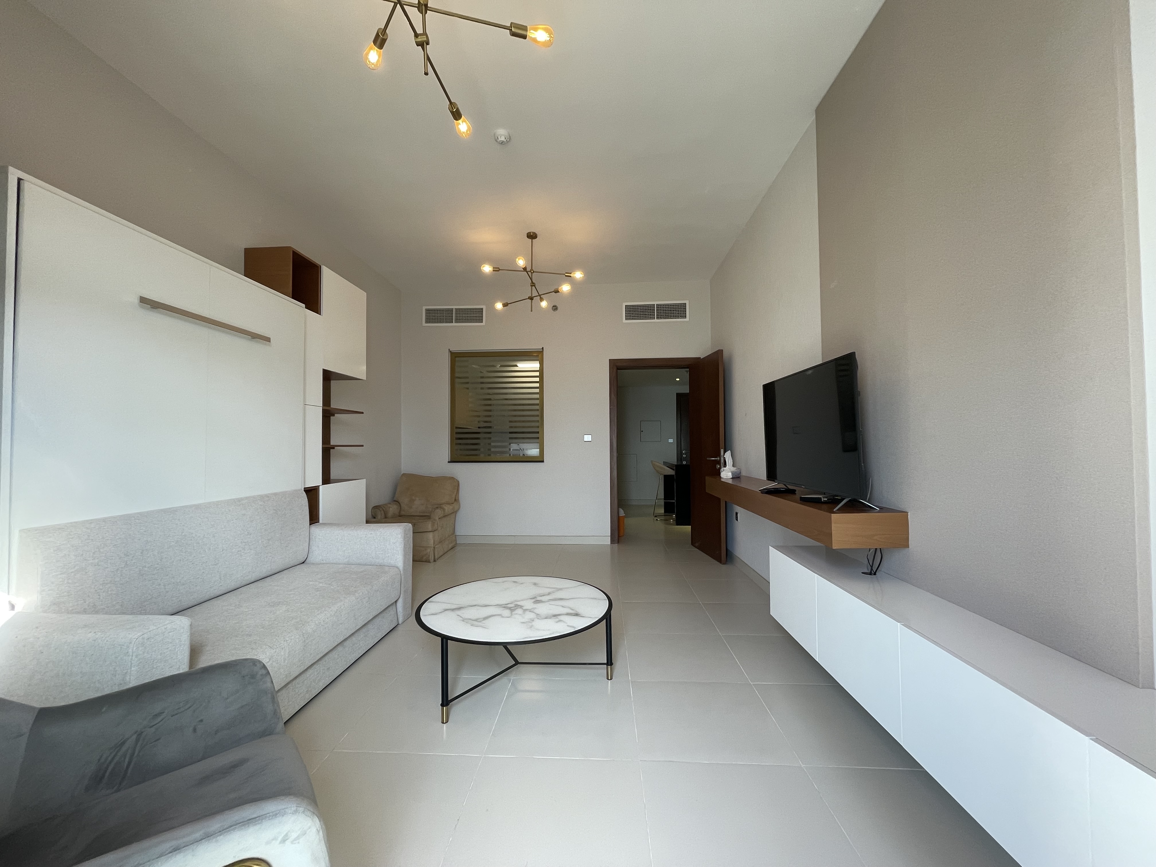 FULLY FURNISHED 1BHK 2FULL WASHROOM FAMILY BUILDING