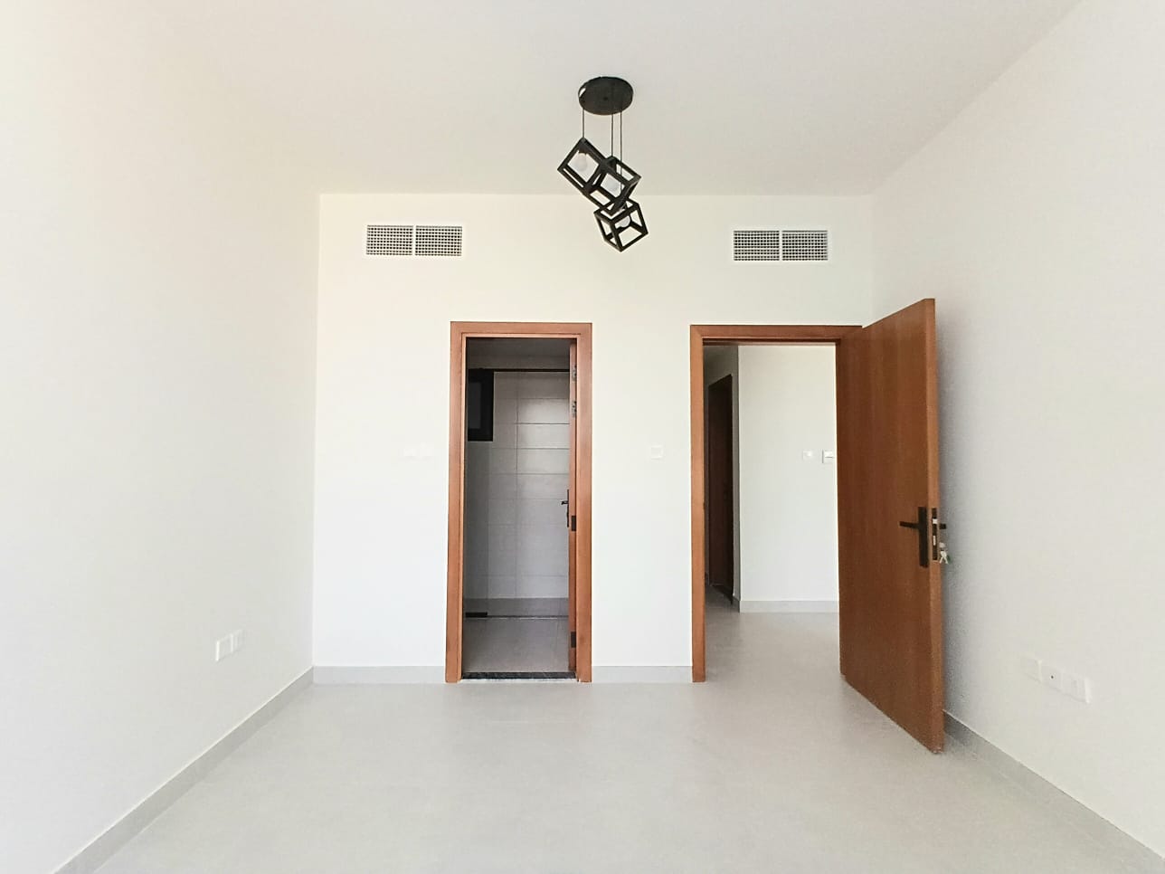 Lxury and brand new apartment with balcony with master room 2 washroom open view