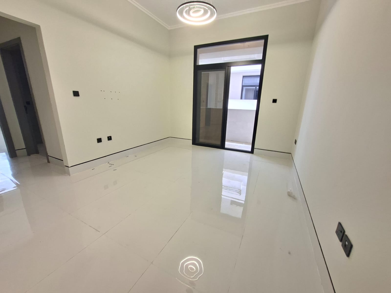 Lxury and Like Brand new apartment with balcony prim location aljada out sid prim location aljada out sid