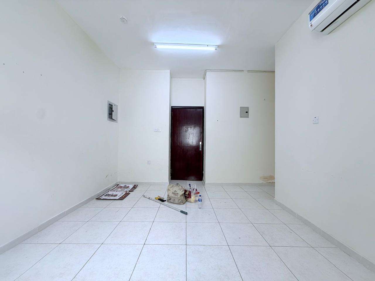 VERY SPACIOUS 1BHK WITH BALCONY READY TO MOVE APARTMENT GOOD MANTINACE GOOD LOCATION NEAR TO MUWAILAH BUS STATION