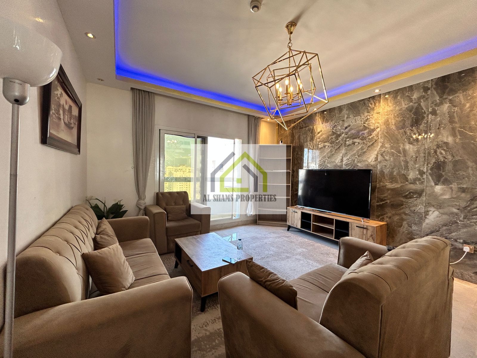 Luxury 2Bedrooms apartment with balcony full furnished flat