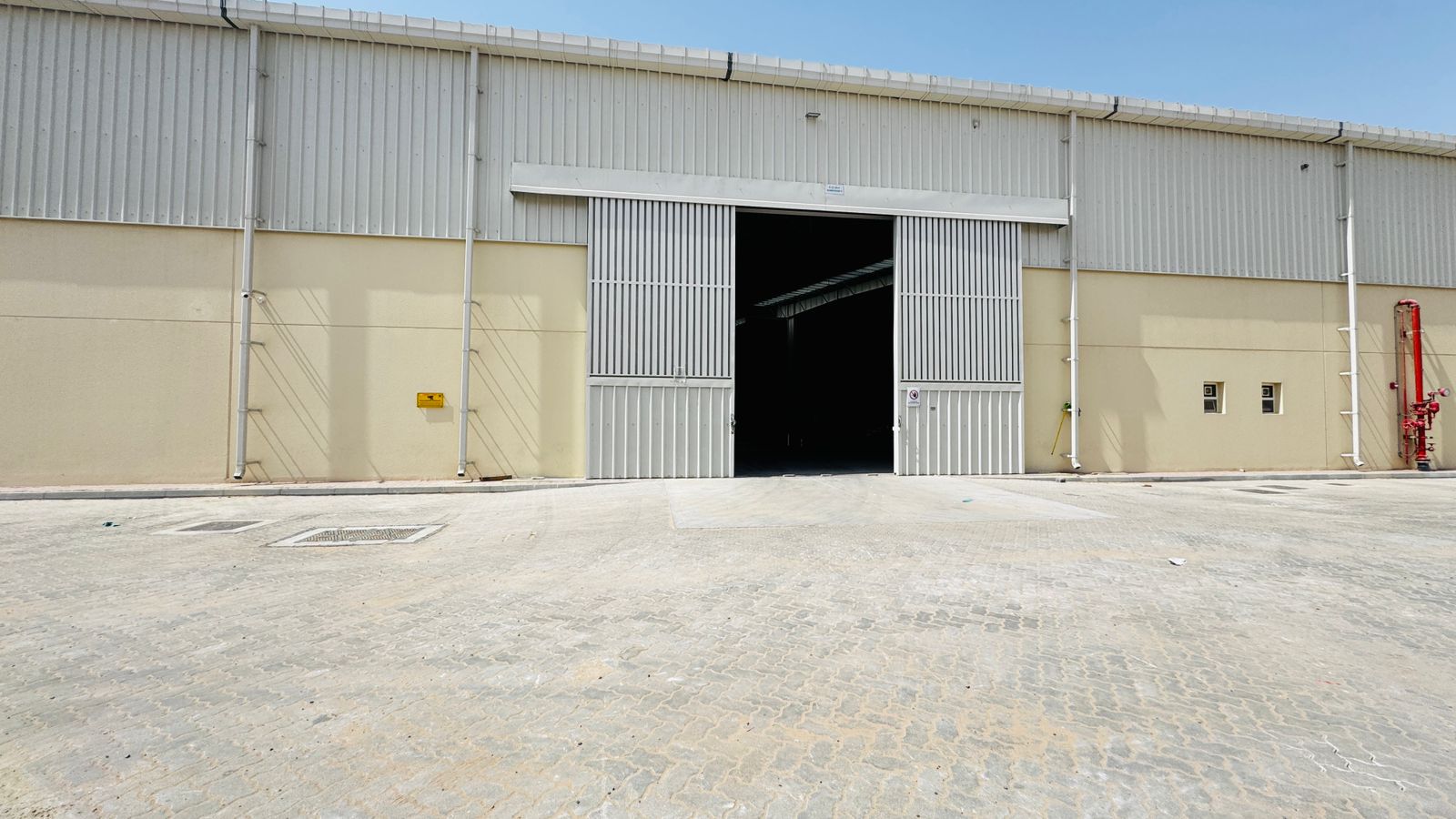 40 AED Per SQFT, HIGH POWER 593KW BRAND NEW 34,119 SQFT Warehouse for Rent in, Umm Al Quwain