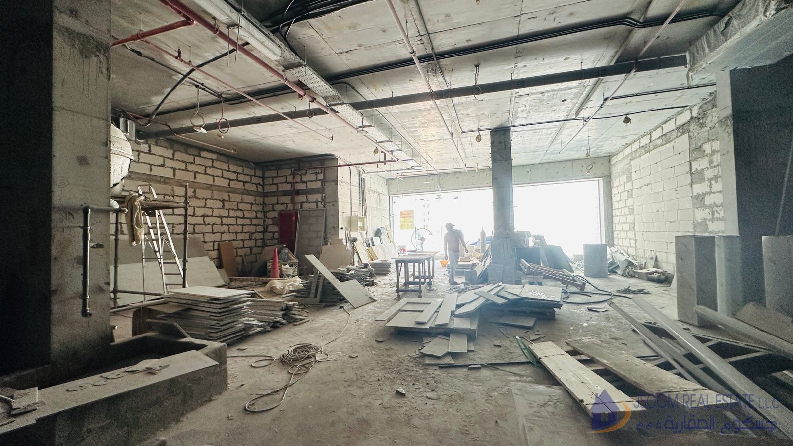 Spacious shops for Rent
