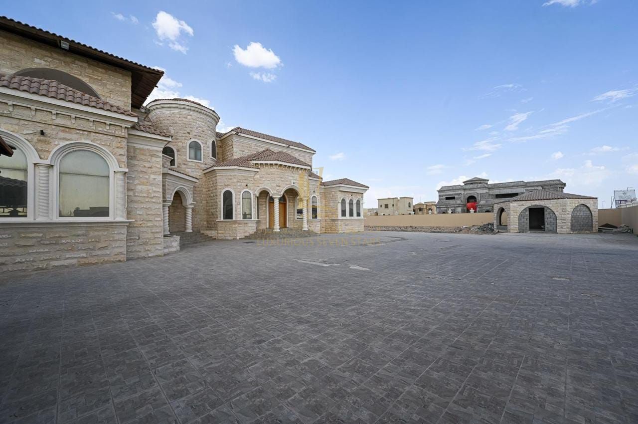 For Sale Luxury Villa in Al Suyouh Area