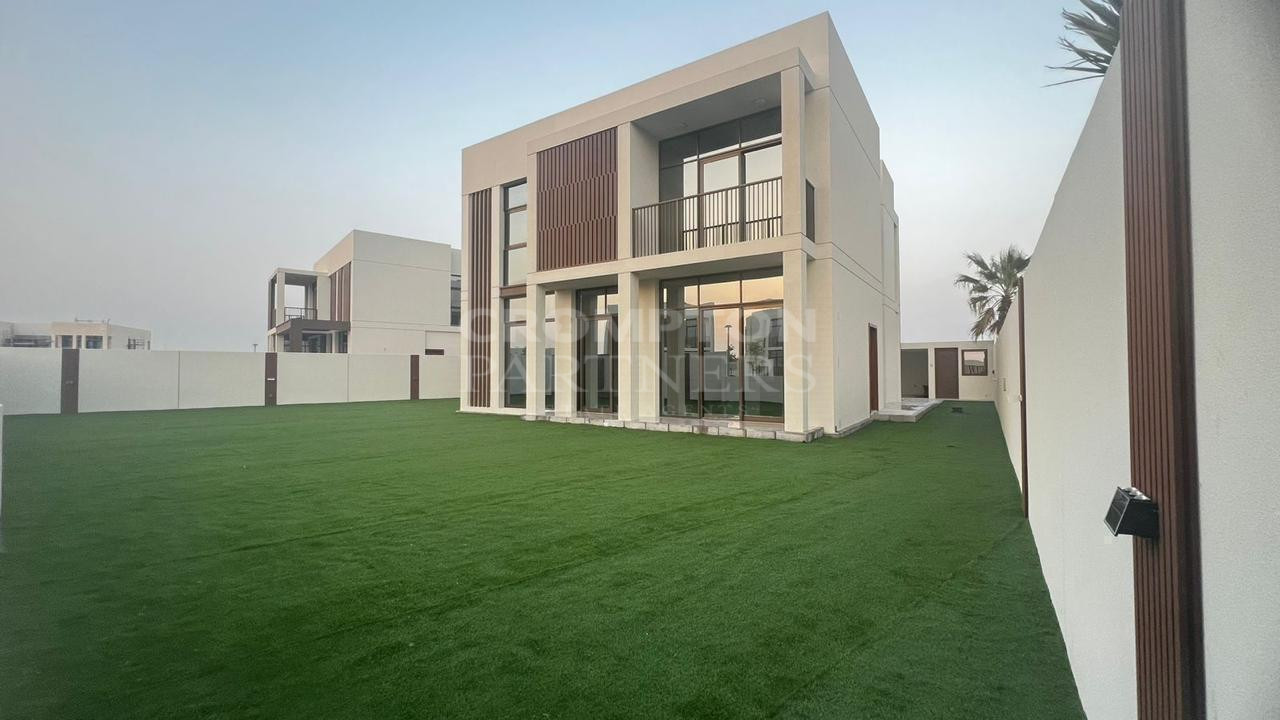 Landscape Garden | Spacious | Vacant and Ready