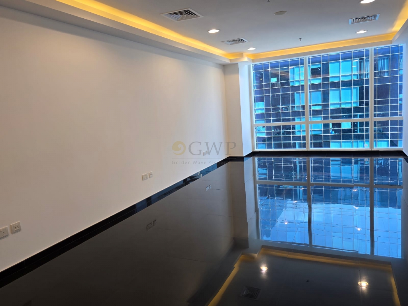 Well Fitted Vacant Lowest Rent in Tower Grab it