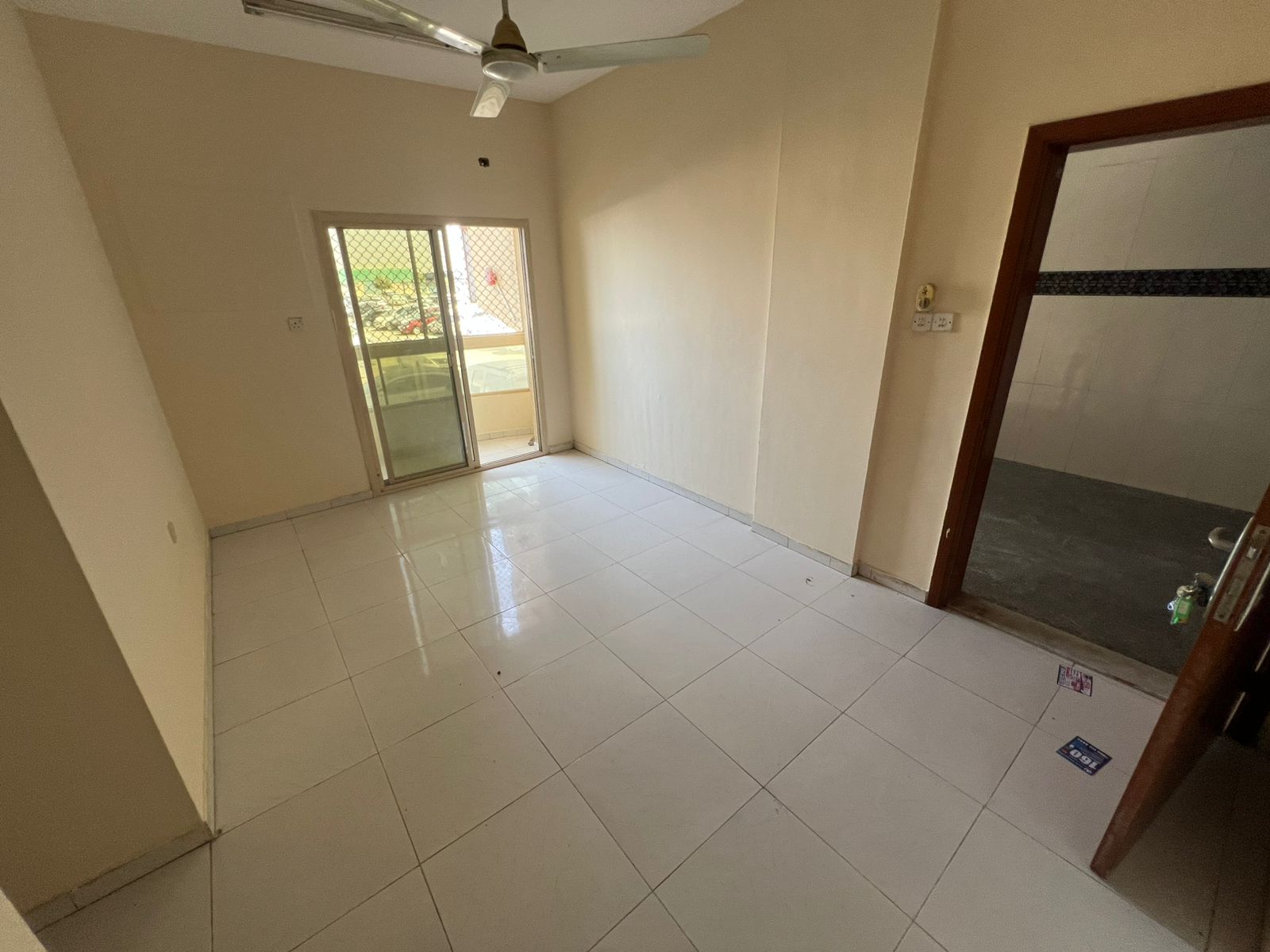 Two-bedroom apartment in Al Rashidiya | Prime location A two-bedroom apartment is available for annual rent in the Al Rashidiya area, in a vibrant lo