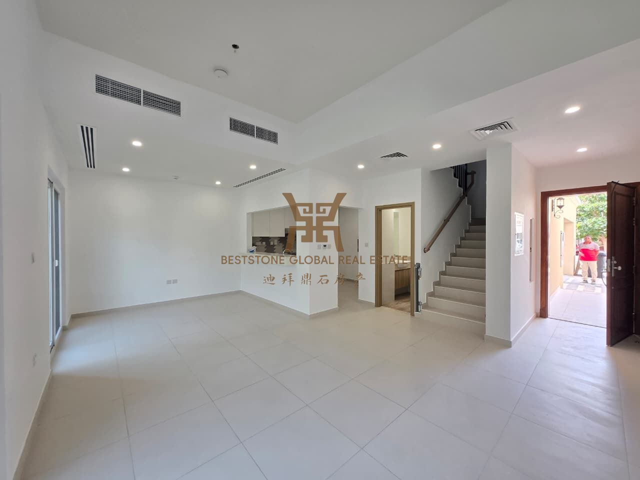 Prime Location 3BHK Villa + M | Walking Distance to Amenities