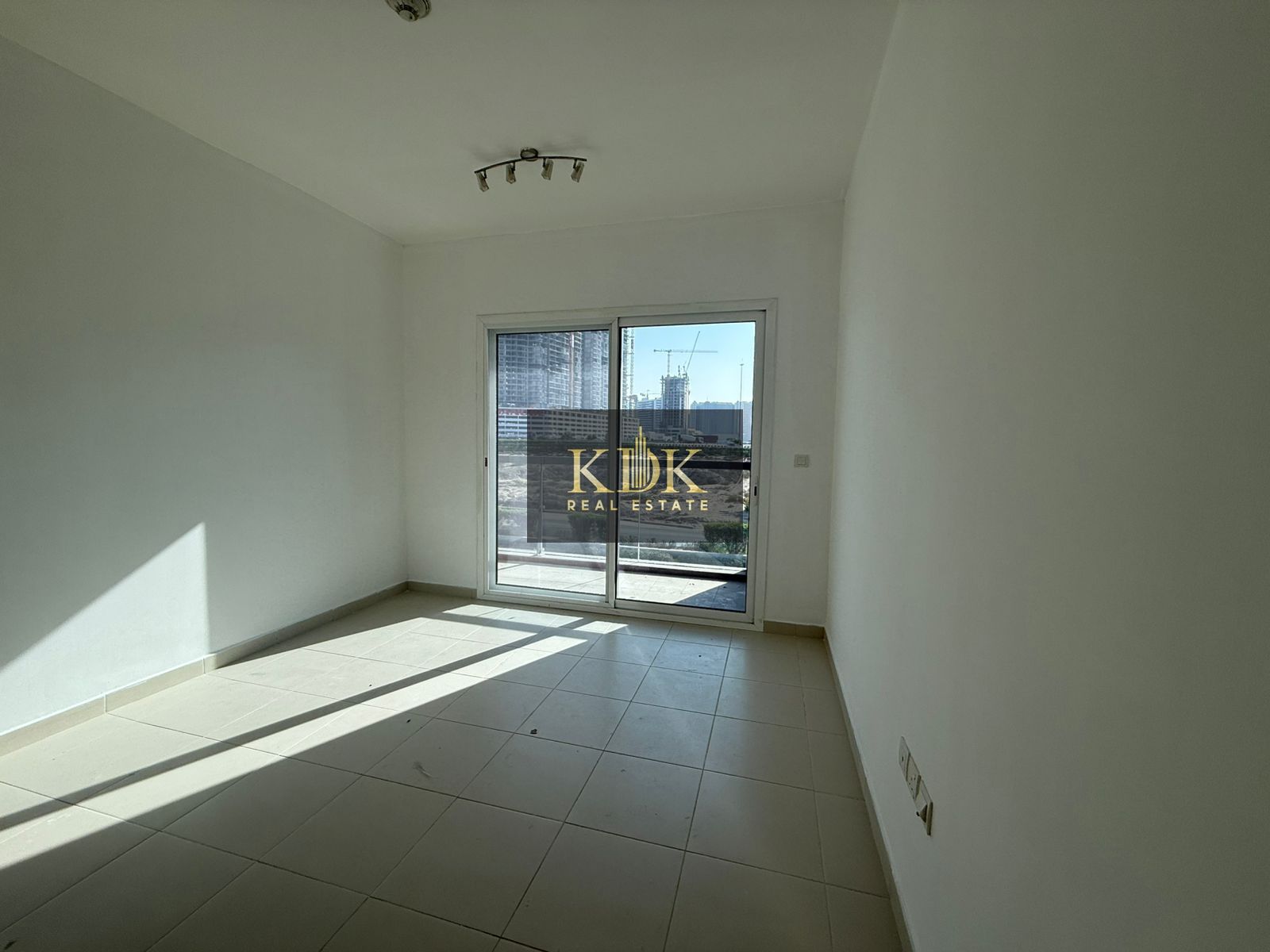 Unfurnished 1BR | Spacious | Call Now