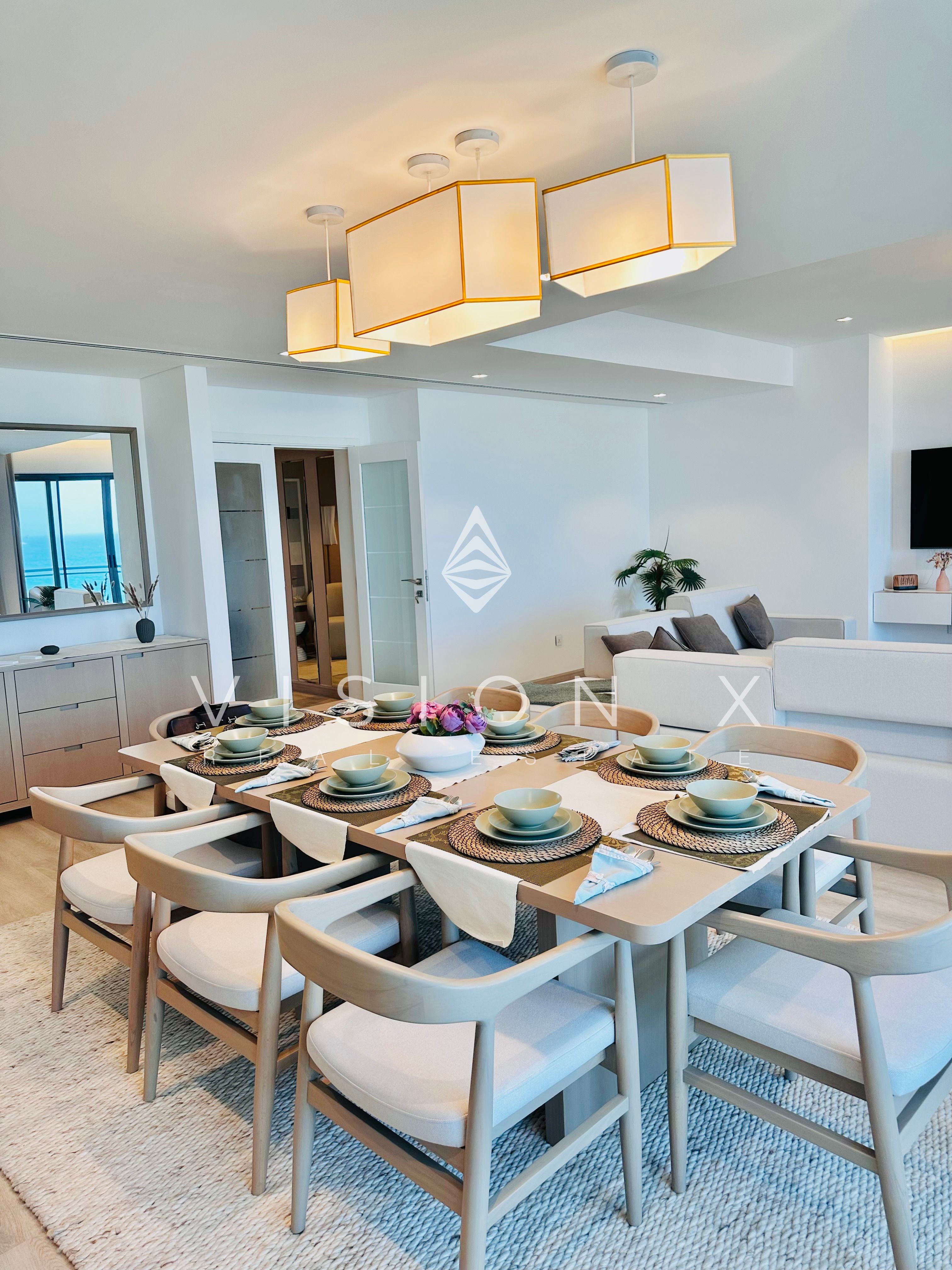 Refined | Urban Beach | Smart Layout