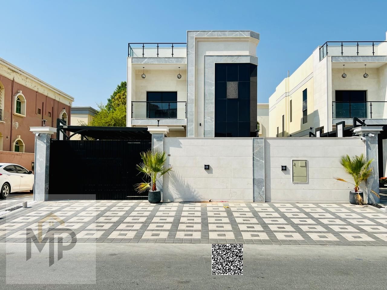 Luxury villa for sale – Al Rawda 3, Ajman. Super deluxe finishing with luxurious stone and marble, and includes a swimming pool.