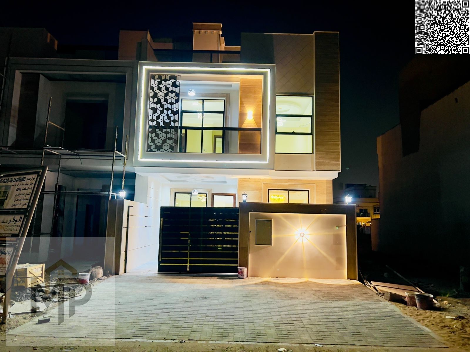 A luxurious and modern villa with high-end finishes and a private garden. The price includes registration fees. An exceptional property opportunity.
