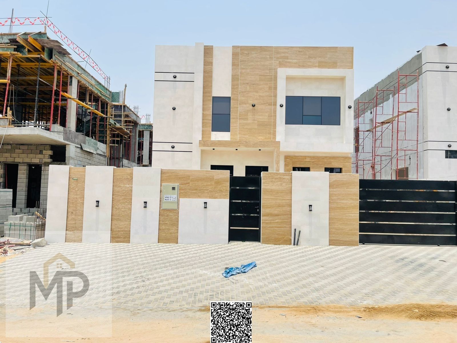 Luxury villa for sale, including registration and title fees. 3 master bedrooms. Freehold ownership for all nationalities. Price negotiable.