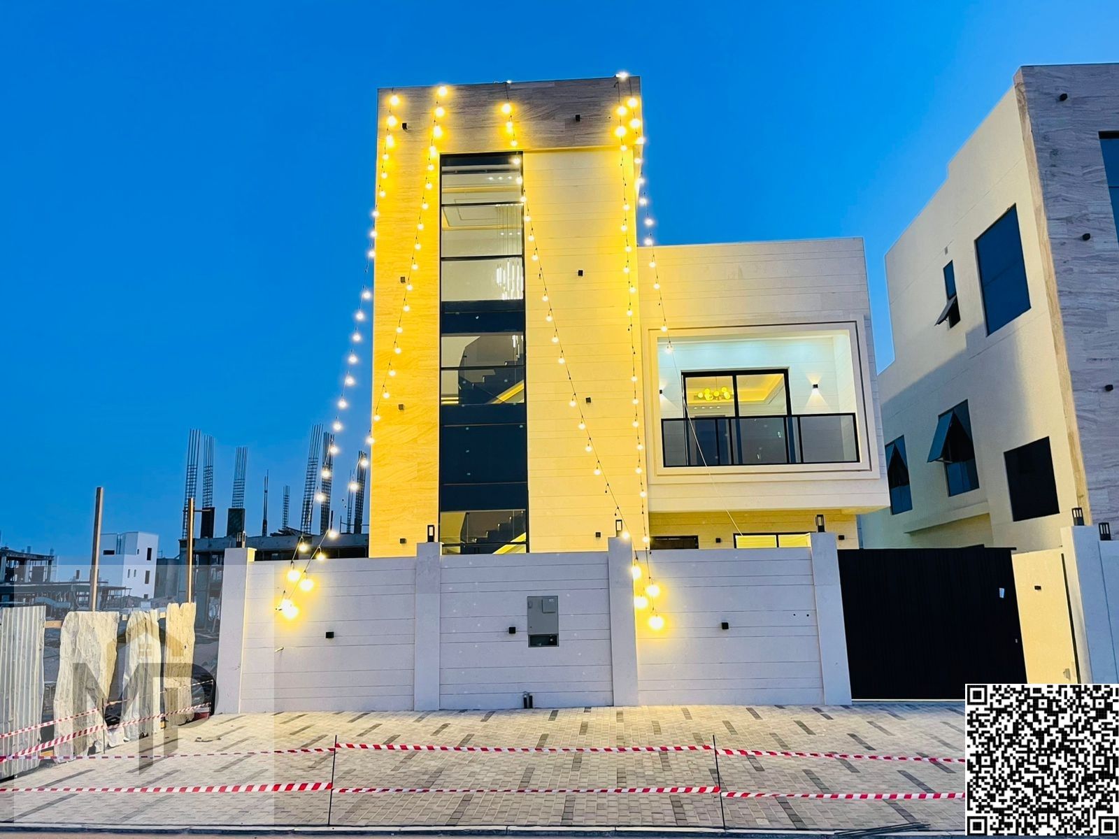 A villa at an affordable price, including registration fees, in one of Ajman's most prestigious areas. Freehold ownership for all nationalities.