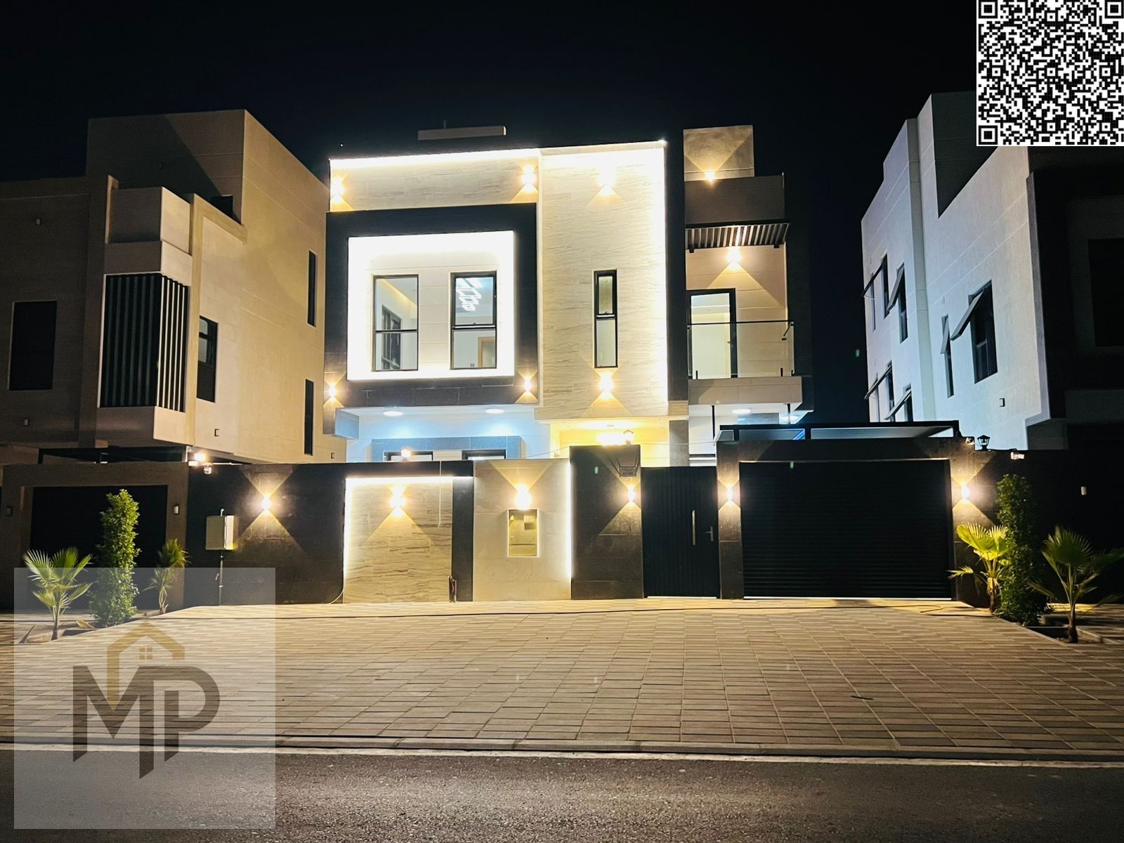 Luxury villa with 5 master bedrooms, private rooftop terrace, and swimming pool. Electricity, water, and air conditioning are included in the price. M