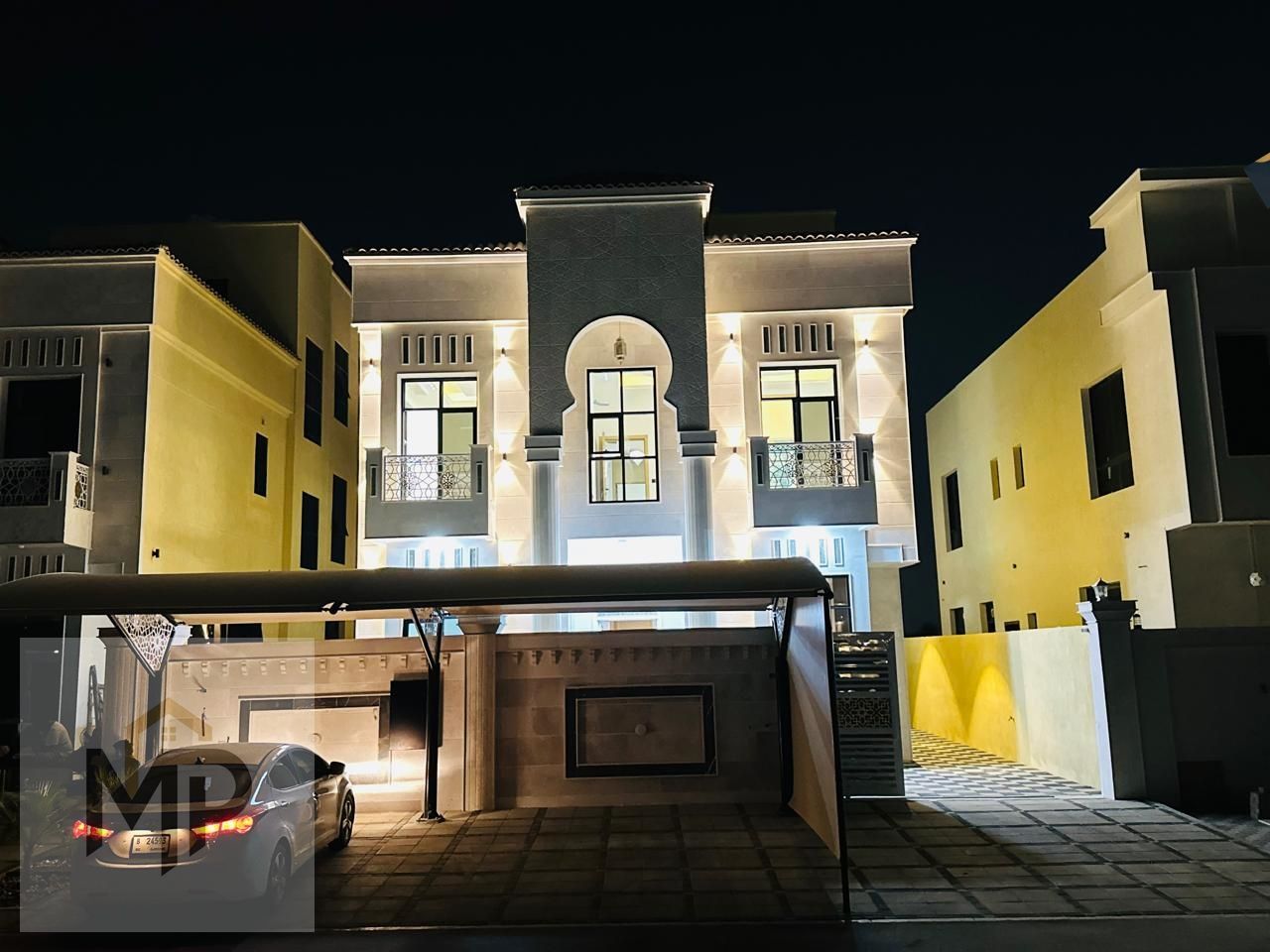 For sale, a luxury villa with a roof in Al Amerah neighborhood - Ajman Excellent finishing - Prime location - Modern design