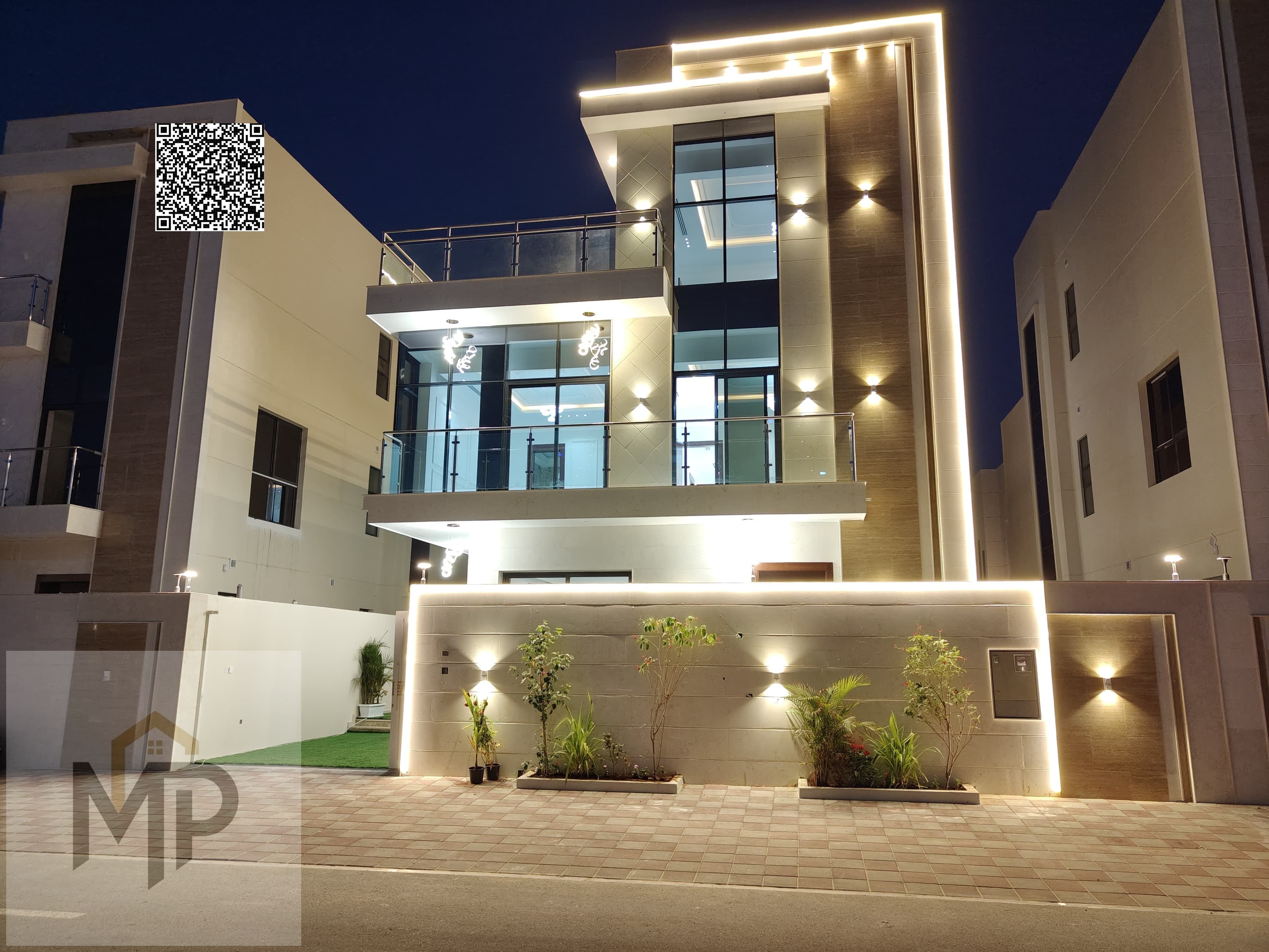 6 master bedroom villa for sale in Al Zahia - Ajman, excellent finishing, ground floor + first floor + roof, corner, with spacious areas and an excell