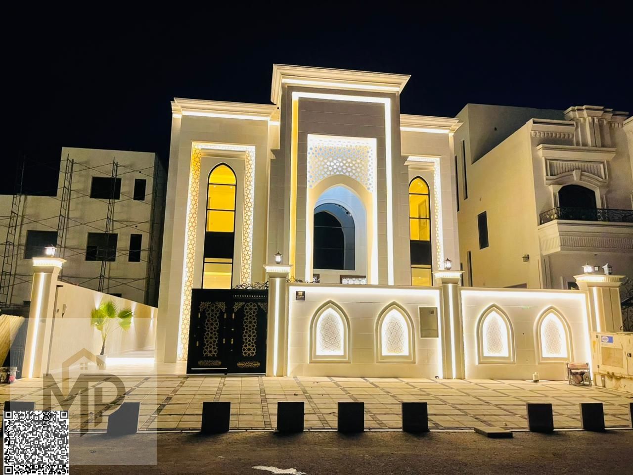 Luxury palace for sale directly from the owner - freehold for all nationalities. The price includes registration fees.