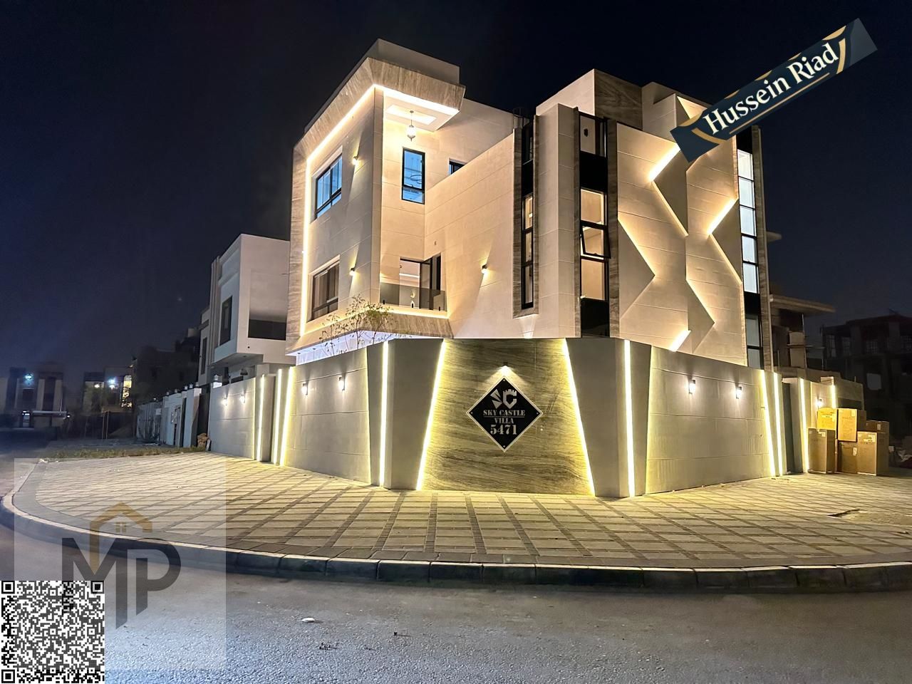 Luxury villa on the corner of two streets, 6 master bedrooms, a bathroom, and a swimming pool, at a price including air conditioning, and freehold for