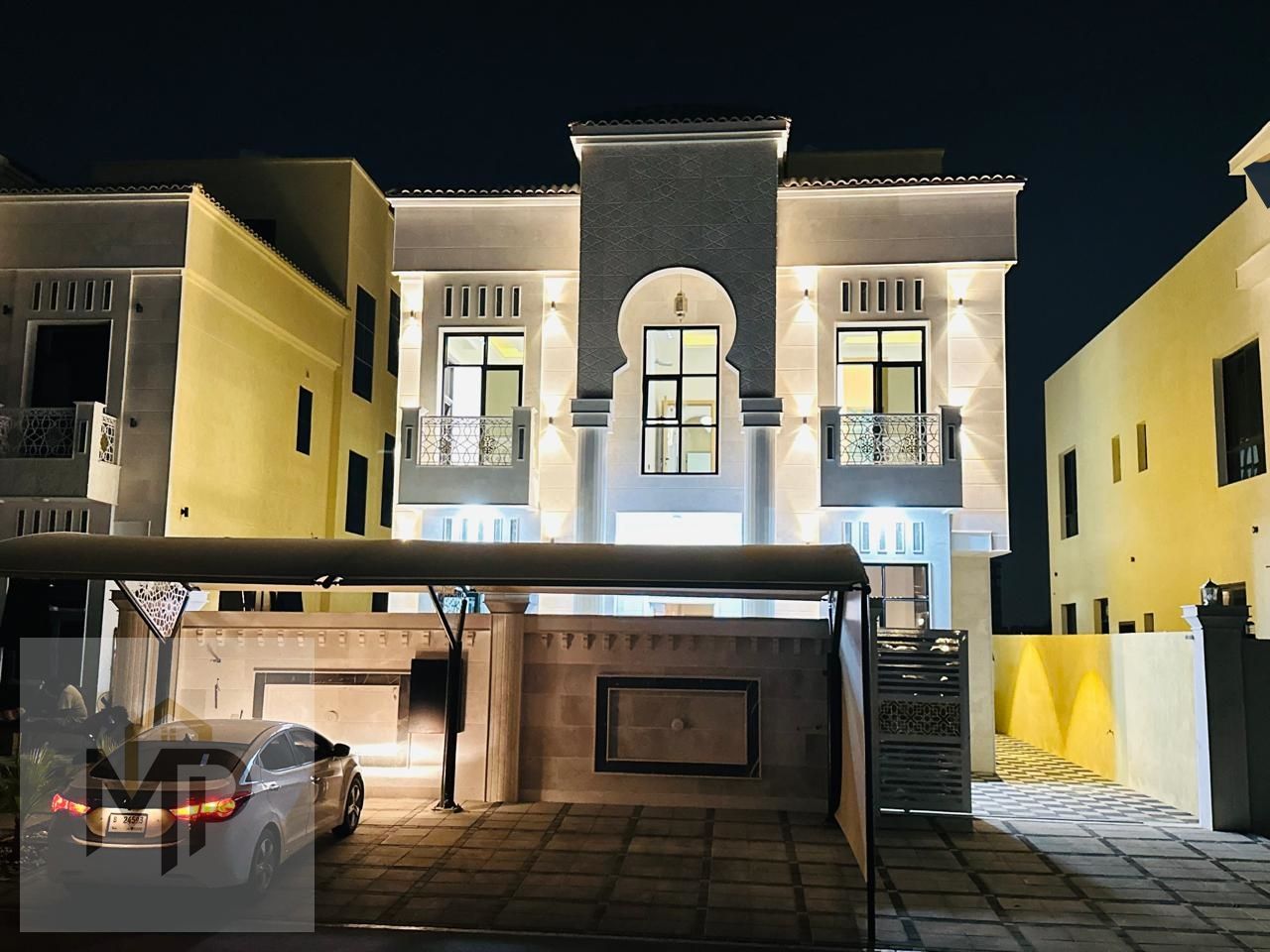 Own a classic villa with a large yard at a special price and freehold ownership.