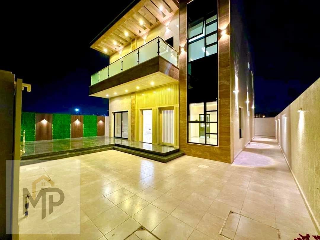 Discover the luxury of living in this 4-bedroom master villa in Al-Haliou, featuring high-end finishes and ready for immediate occupancy. The price in