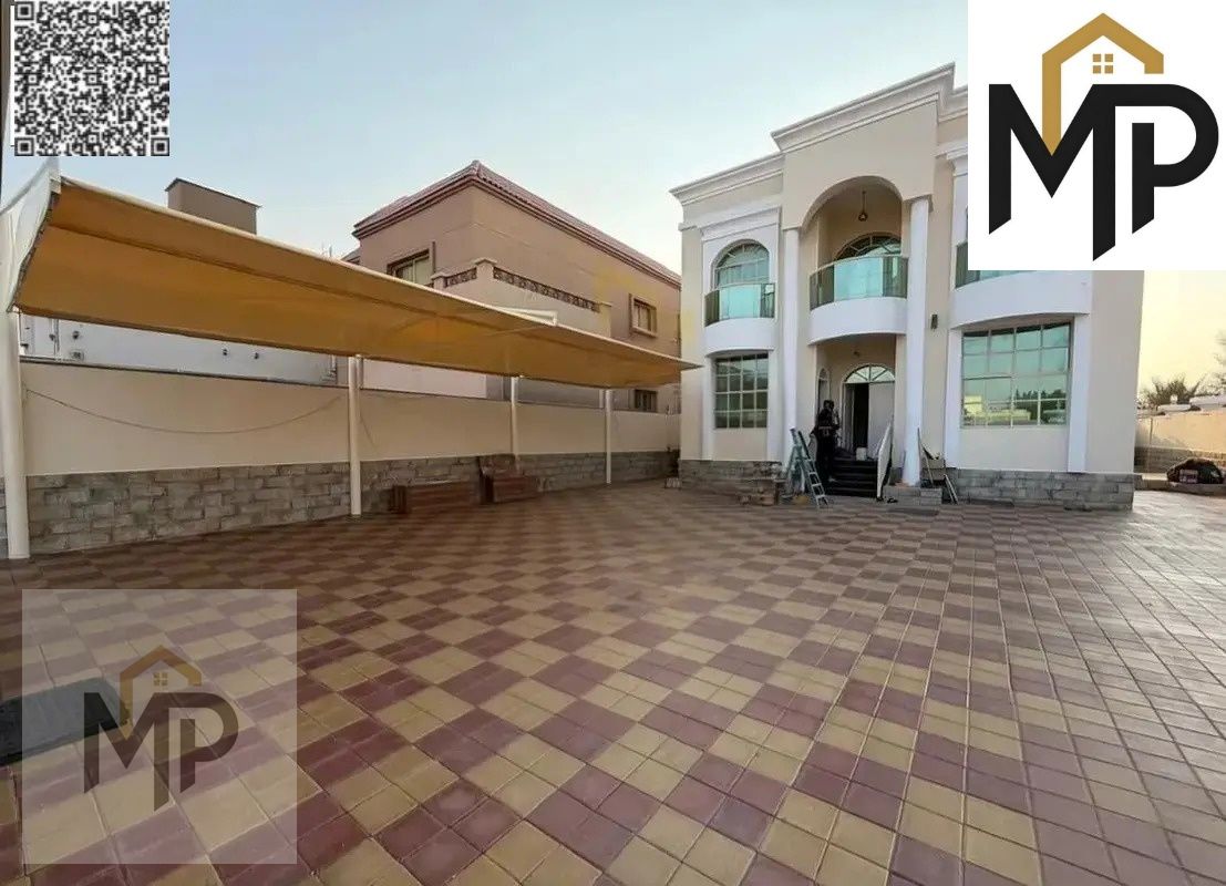 Corner villa on two streets, 5000 sq ft, price includes electricity, water and air conditioning