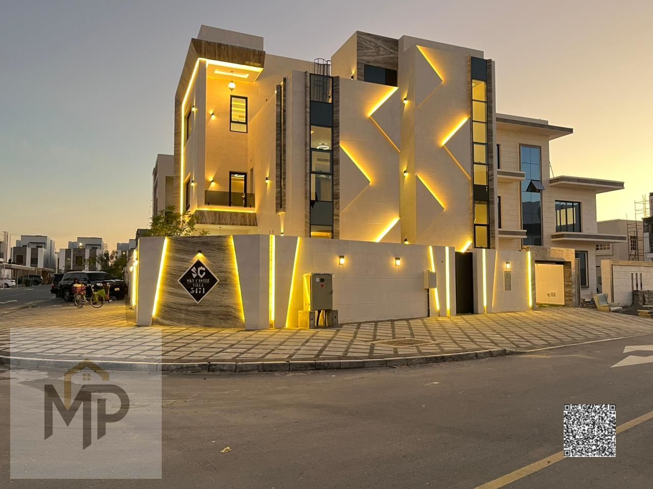 A golden opportunity to secure your family's future and obtain the UAE Golden Visa, including electricity, water, and air conditioning.